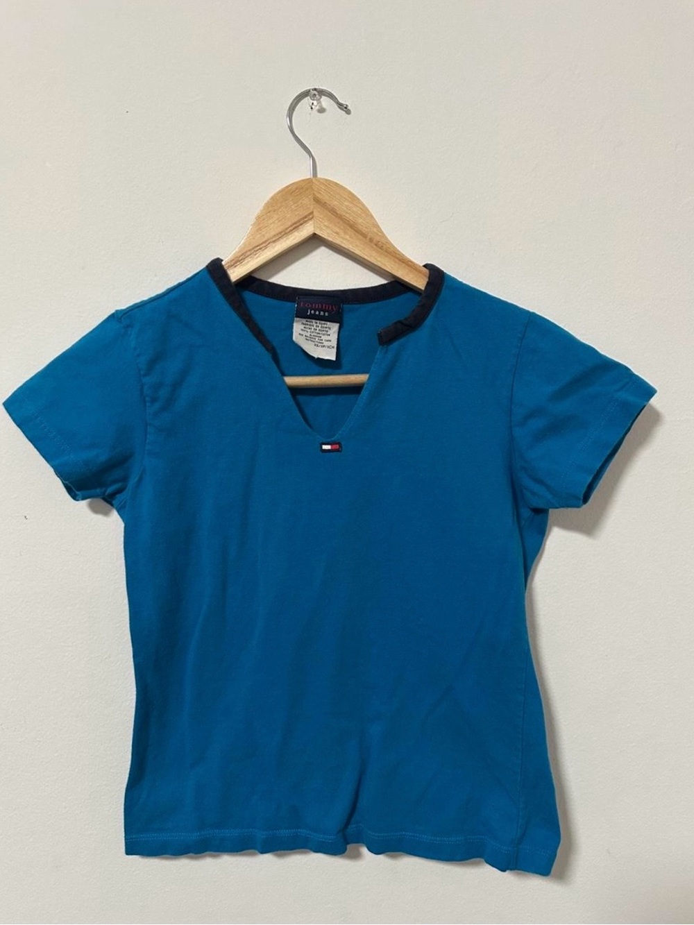 Tommy Hilfiger Teal Short Sleeve V‑Neck Tee with Contrast Trim